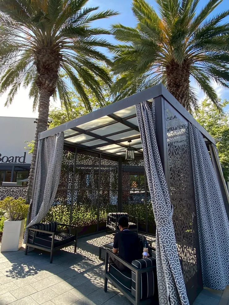 這個人真的只是個路人，並不是伍德。有伍德的照片都濾掉了XD