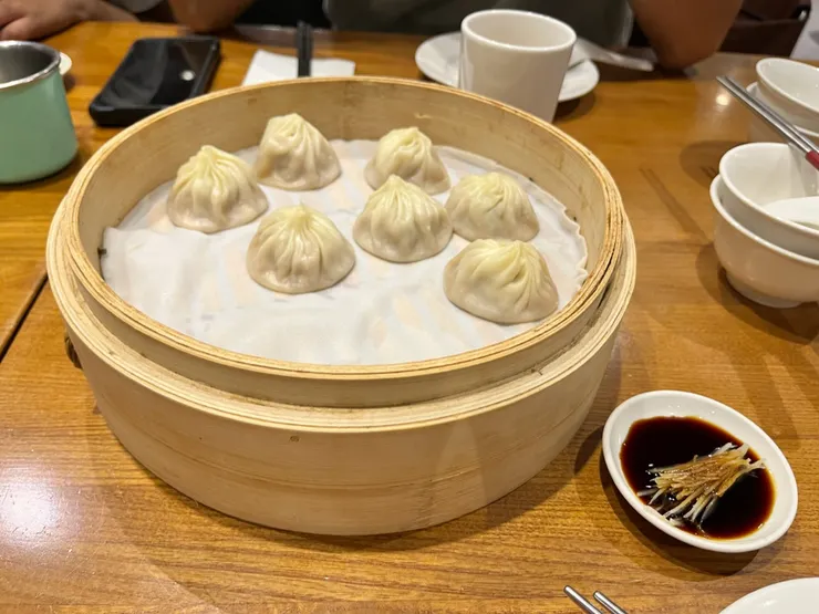 被小孩搶走三顆才想到拍照，我吃了三顆。