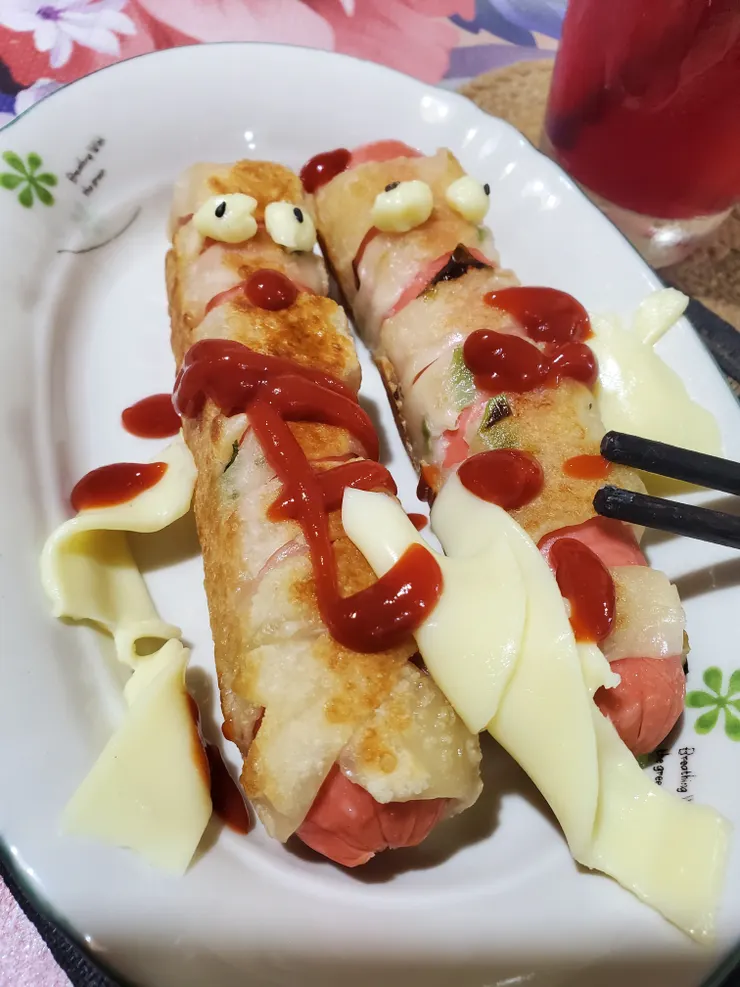 加上蕃茄醬裝飾更可愛了?