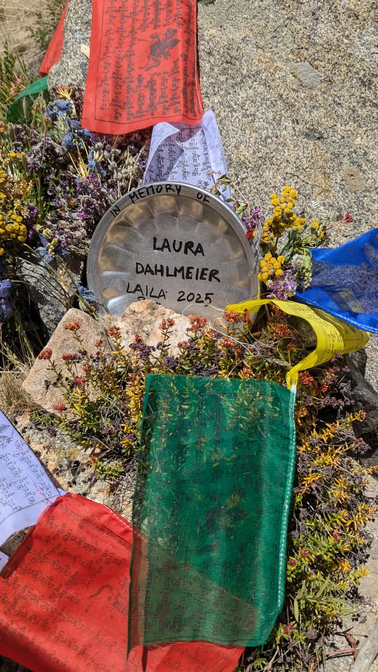 萊拉山難的紀念盤（感謝隊友提供照片）