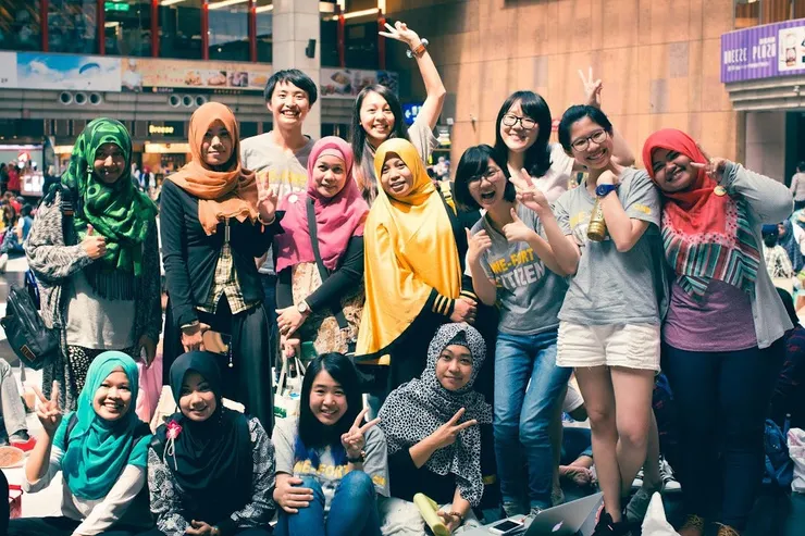 截至 2025 年 12 月底，在台移工總人數約為 86.6 萬人，人數創下歷史新高比例也持續上升。來源：One-Forty