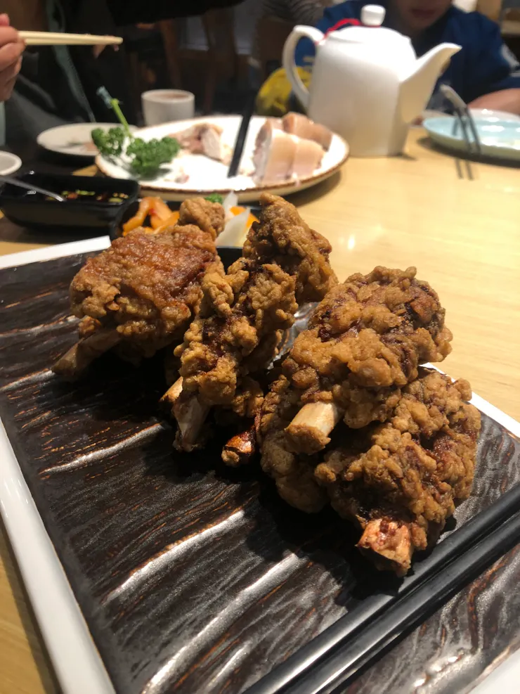 好吃的排骨酥，調味鹹度適中，一支吃起來還意猶未盡！