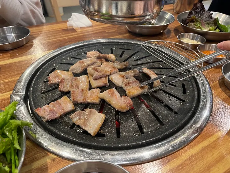 烤熟的五花肉！內心都流口水了！