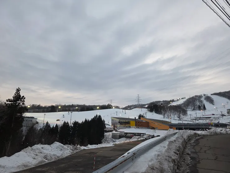 從遠處觀望Dynaland雪場