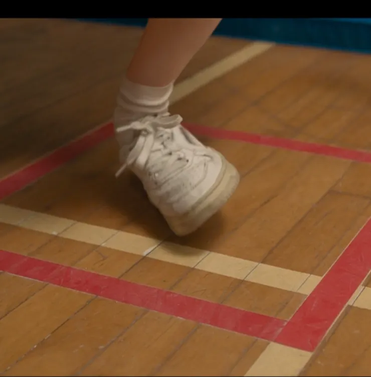 這個角度,配上配音......刺激,想到就痛