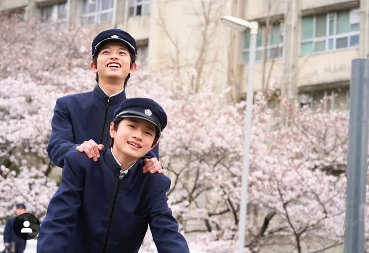 出自國寶IG兩人中學時