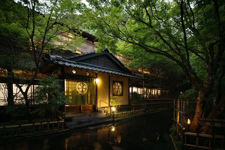 圖說：1879年（明治十二年）創業的「おりはし」溫泉旅館，至今仍保留著大正時代文人墨客們喜愛的寧靜雅緻氛圍。（資料來源：匠生活）