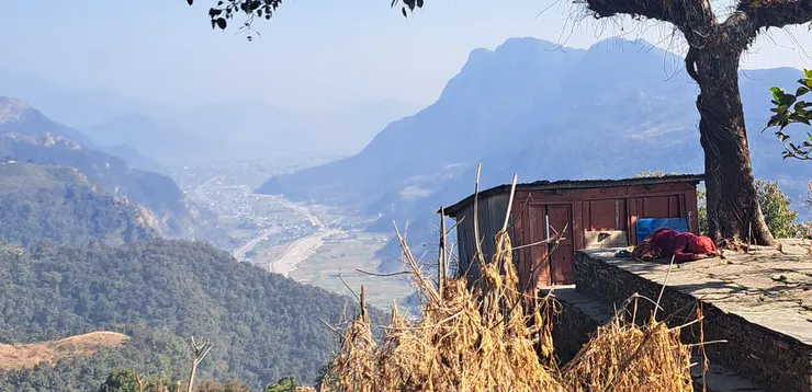 看見河谷,和往市區的道路