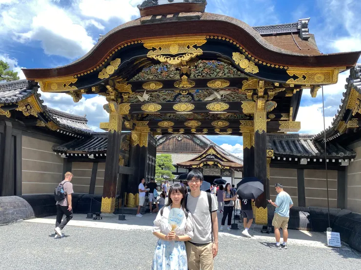 這個是華麗金箔做的「唐門」