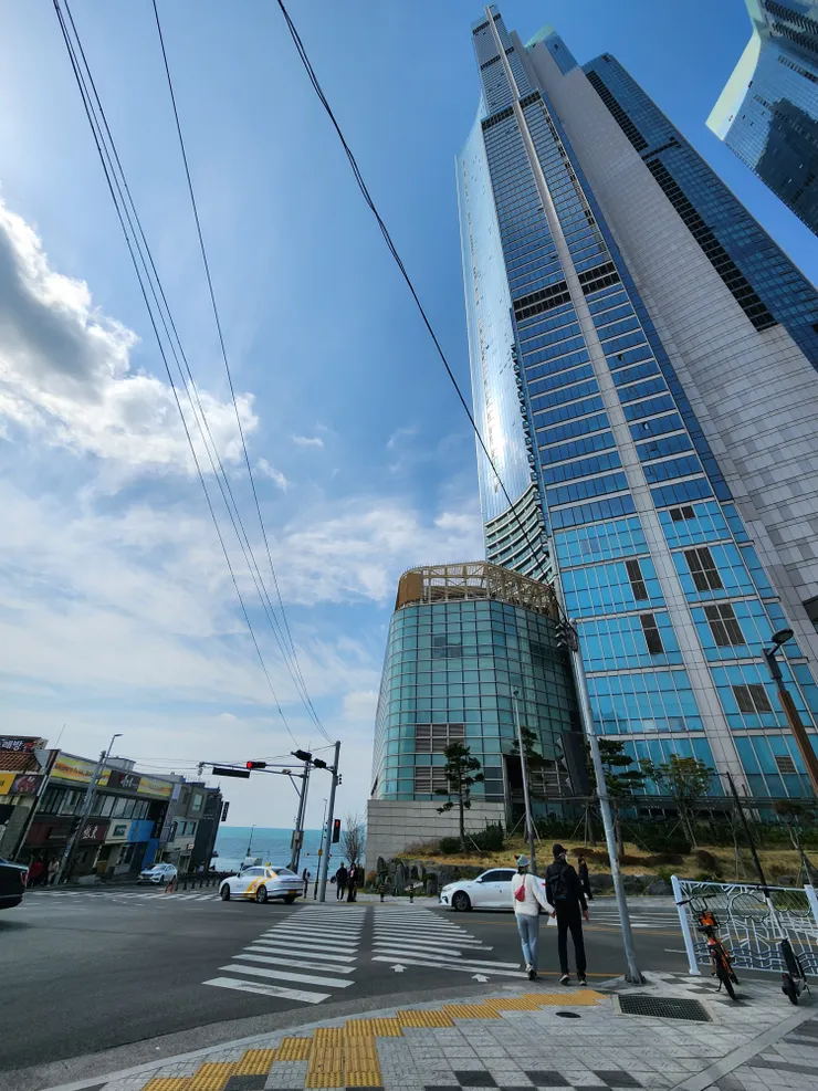 前方看到大海就要到囉