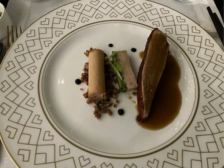 菜單寫的內容物：Rock sprouts, sticky rice cake. duck jus