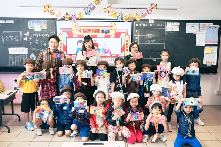 1B班學生與老師