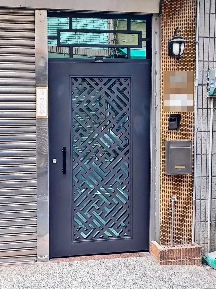 台南換大門/台南鐵門推薦【佳鋐不鏽鋼】氣派不鏽鋼烤漆大門！廠