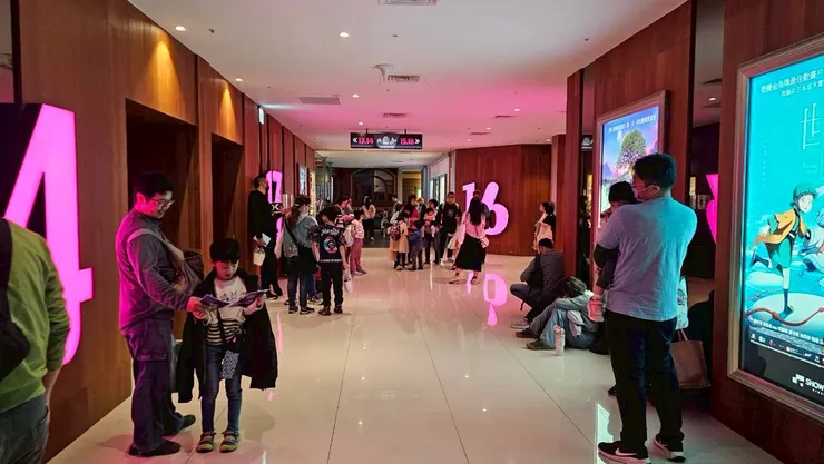 行動不便入場花的時間，比行動自如的你我長。