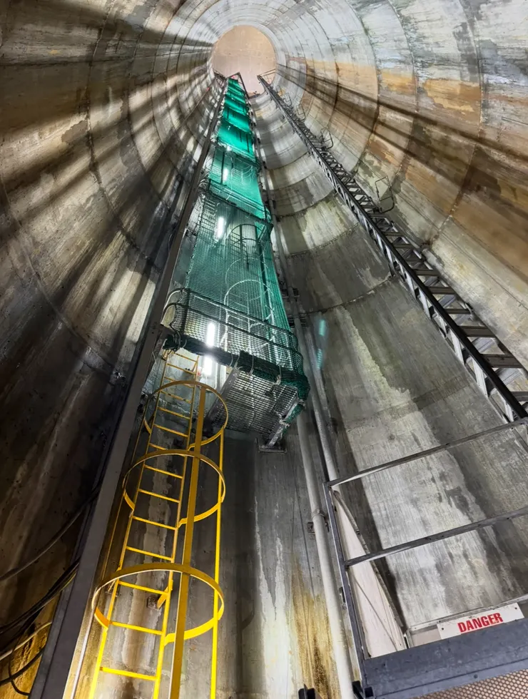 60公尺深的地底下