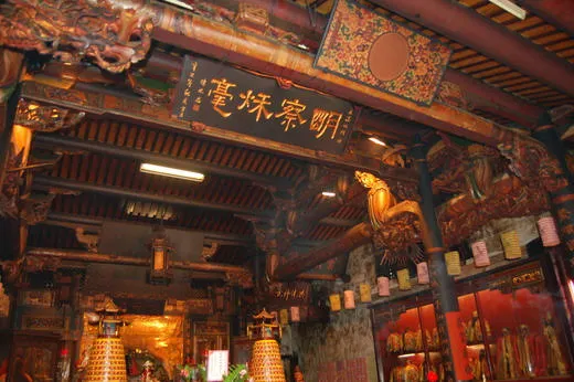 正殿交趾陶及木雕工藝精湛（圖片截圖於網路）