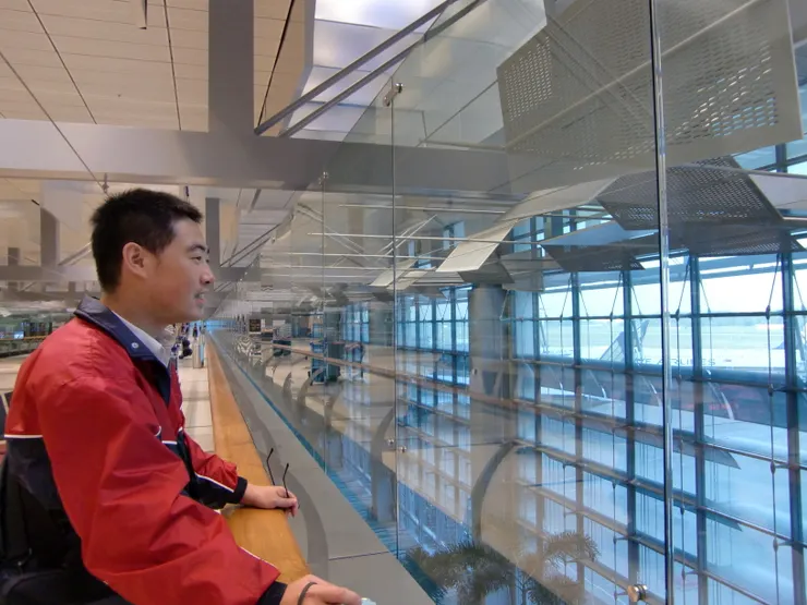 我在新加坡樟宜機場等待轉機!這時我剛在機場睡醒!
