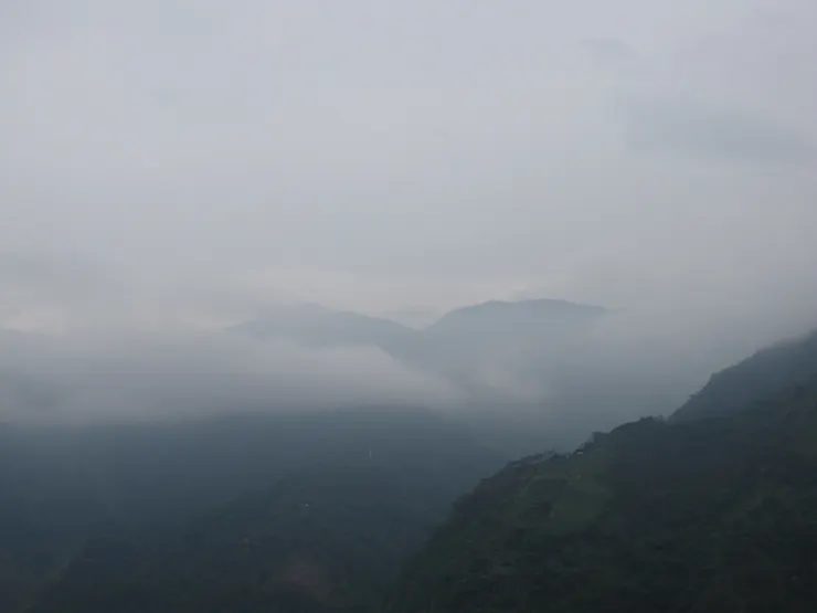 那陣子因雨總是霧濛濛的樟湖山區