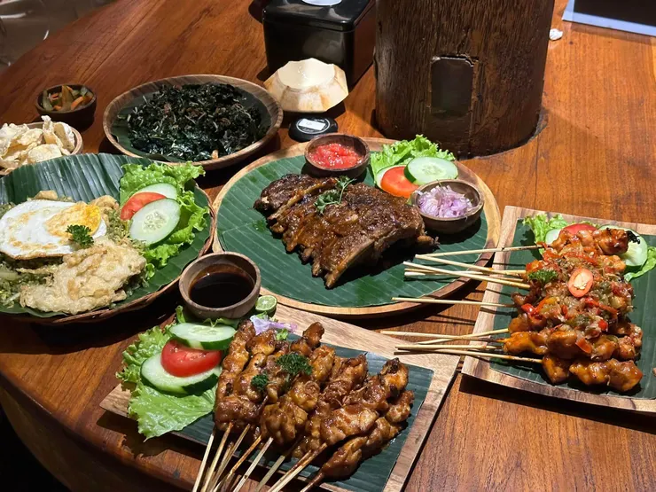 Warung Pulau Kelapa豬肋排、沙爹、印尼炒飯