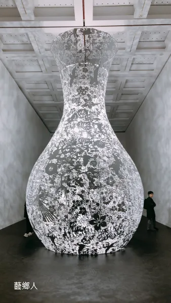 Gravity and Grace ─ moment