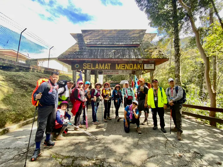 出發前的團體照