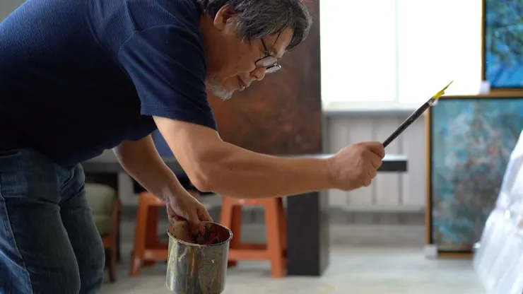 藝術家沈昌明創作中