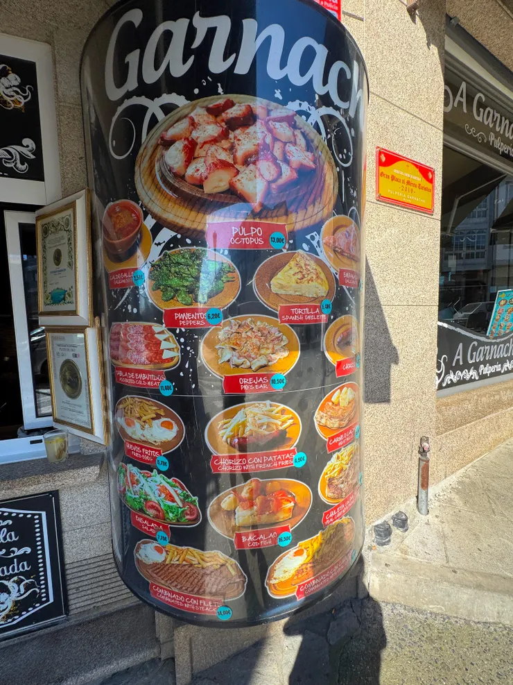 Melide這家也是很知名的朝聖餐廳Pulperia A garnacha，服務生和善，很多朝聖者在這家餐廳用餐。