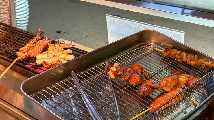 相當期待餐點上桌。