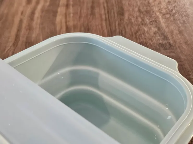 其實這層的處理,蠻特別的,光用摸的觸感真的有那種蘇滑FU