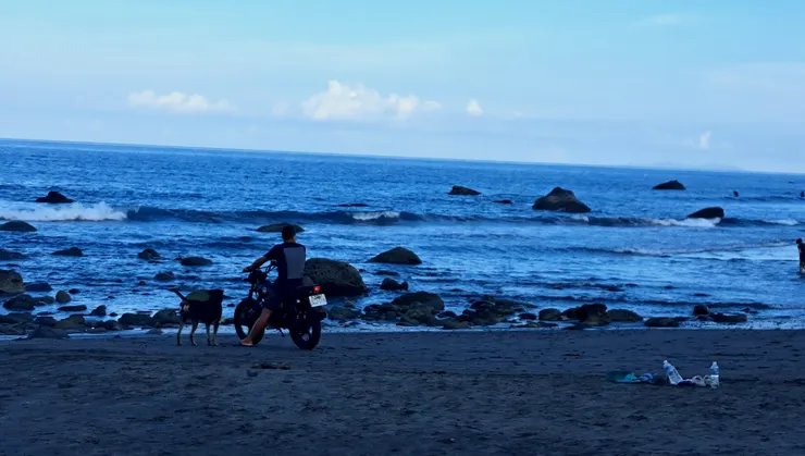 海岸獨有的台東藍。