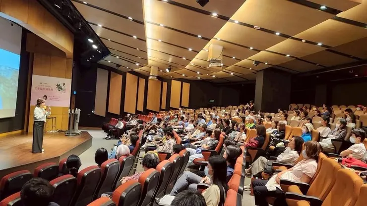 取自 丁菱娟粉絲專業