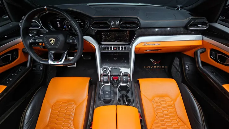 Lamborghini URUS外匯車內裝