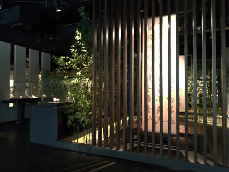 裡面許多設計展現具有禪意的光影