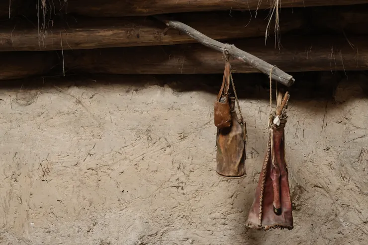 波台文化的皮製品。