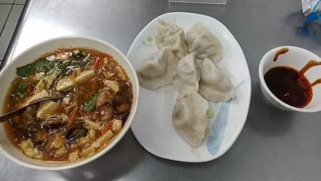 [台北美食]鄉民支持與社會名人加持的阿娥水餃，熱門人氣、札實