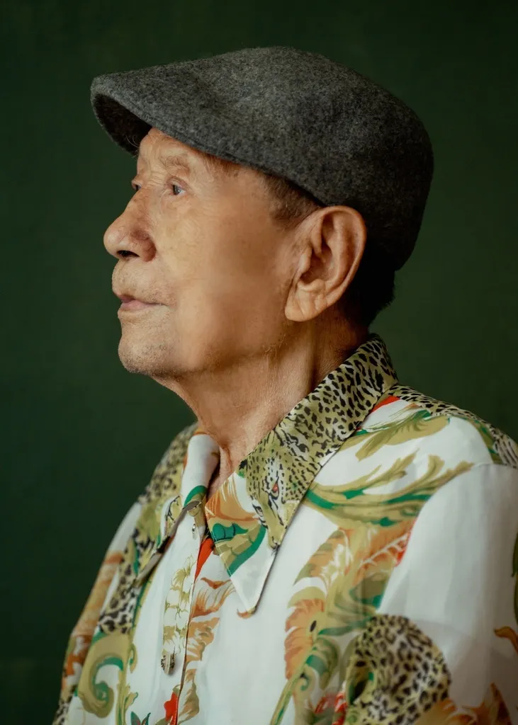 台南最酷的全家福攝影師｜連阿公阿嬤都拍得開懷大笑｜化妝寫真加