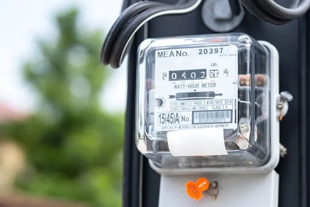 電價擬4月起全面調漲，不僅工業用電將大幅調升，民生用電各級距亦將全面調升。圖／Freepik