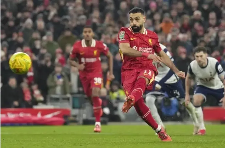 沙拿射入十二碼球為利物浦領前2:0