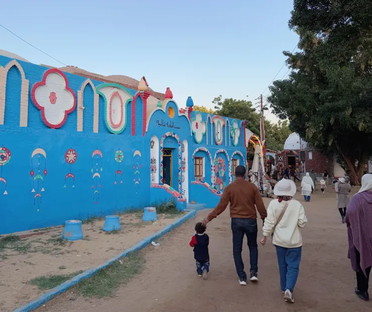 好喜歡這些像花花形狀的設計，配色真的 100 分