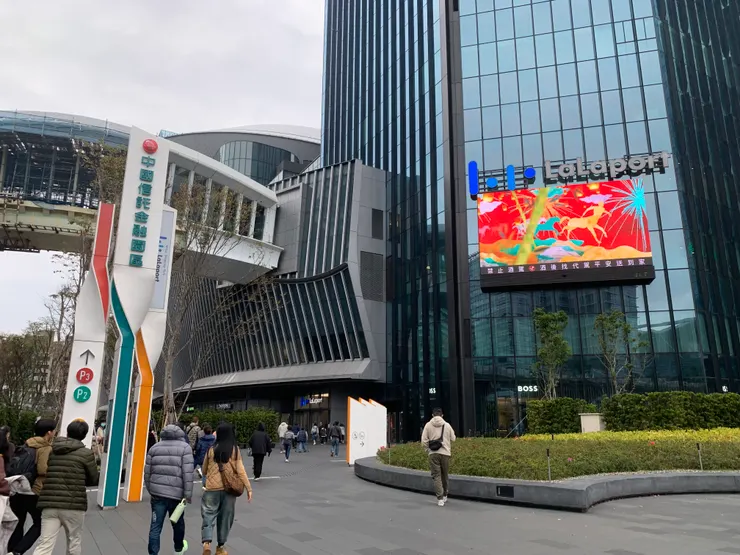 心心：第二次到訪，上次開幕人爆多！