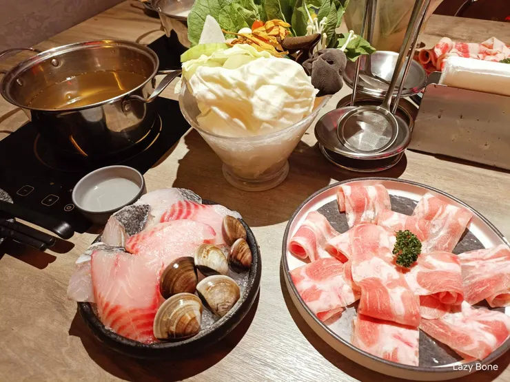 肉吞俱樂部海陸雙拼