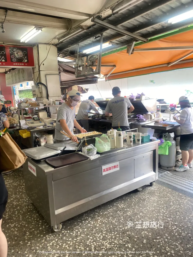 旁邊外帶的盒子也是不停地增加