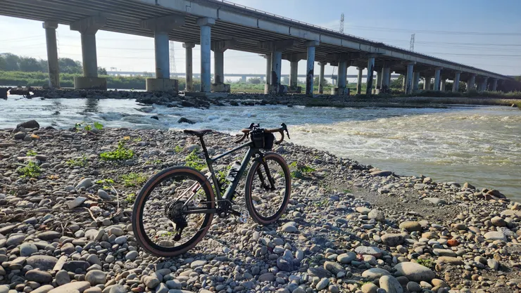 烏溪匯流點，前方便是台中往彰化方向的中山高(國道一號)