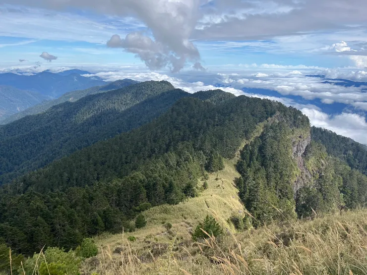 遠眺喀拉業山