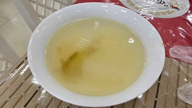 好喝的熱冬瓜湯!冬瓜我沒撈起來給大家看!