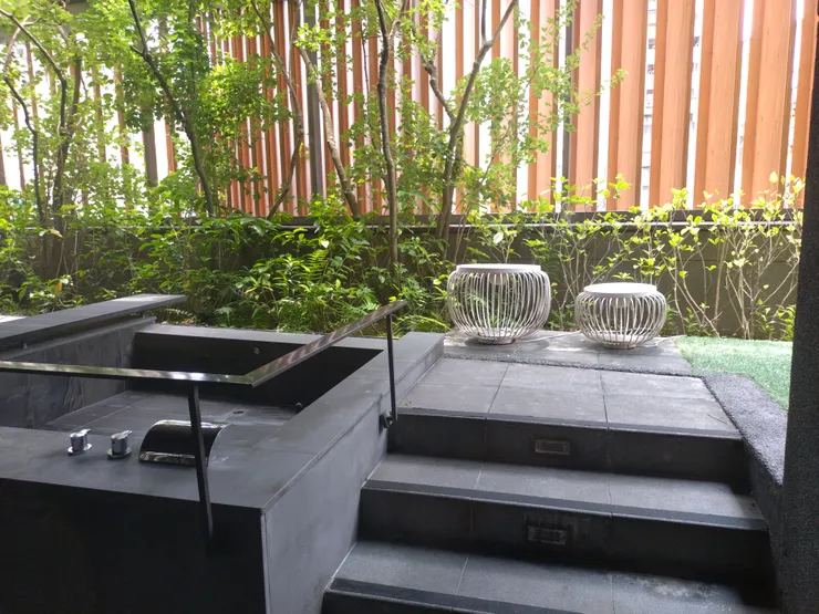 泉咏區的泡腳小池