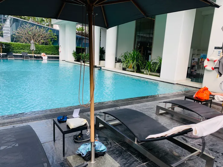 早上下水還有點冷,下午很熱的時候來很適合。