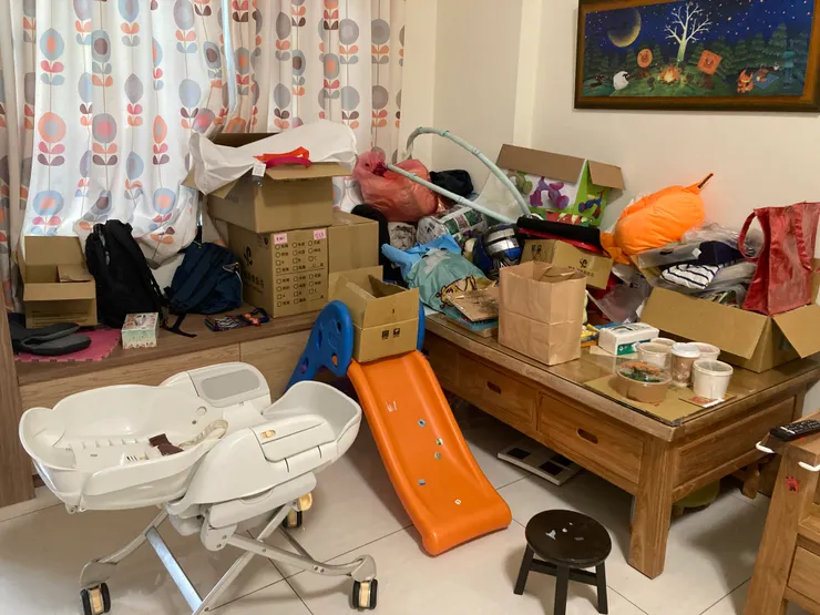 整理前：像回收廠的角落！