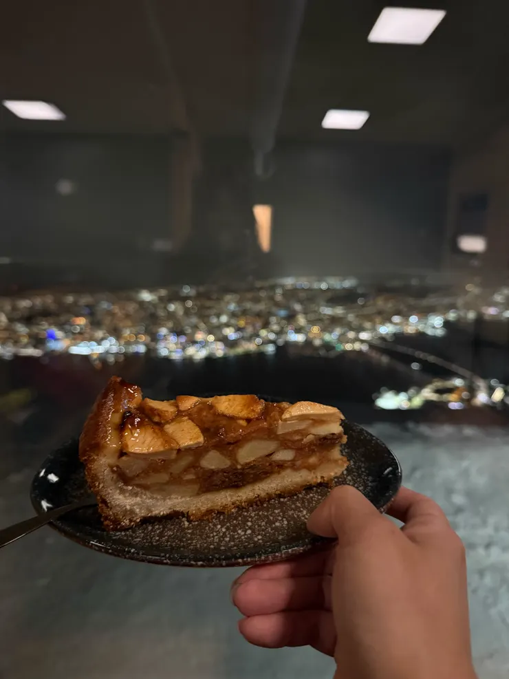 有咖啡、蛋糕、鹹點等