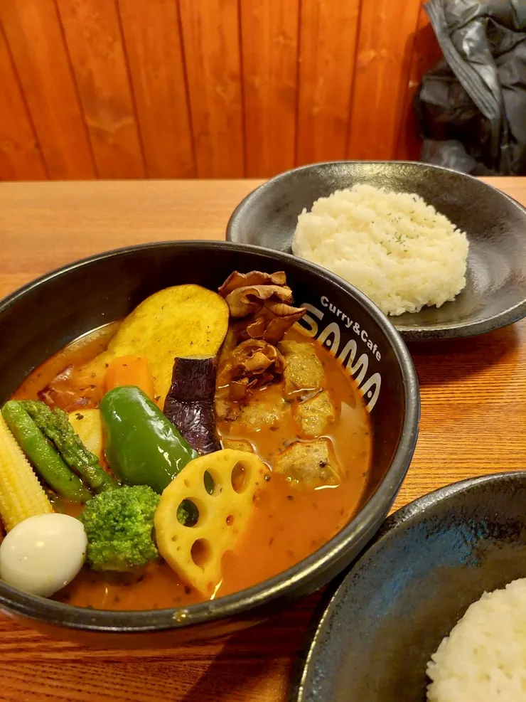 北海道牛肉粒牛排和紅薯舞茸咖哩